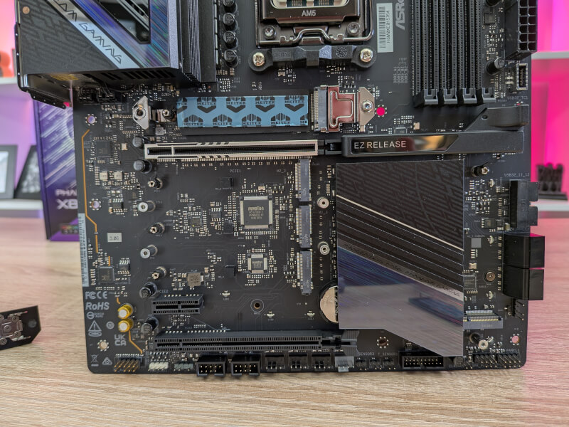 ASRock Phantom Gaming X870E Nova WiFi naked.jpg